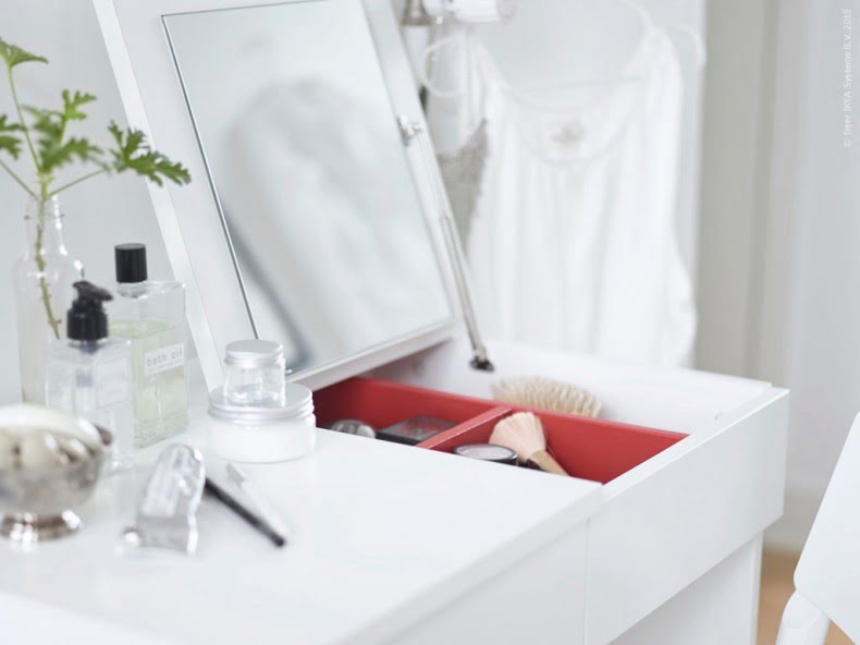 Förvara smink i sminkbord